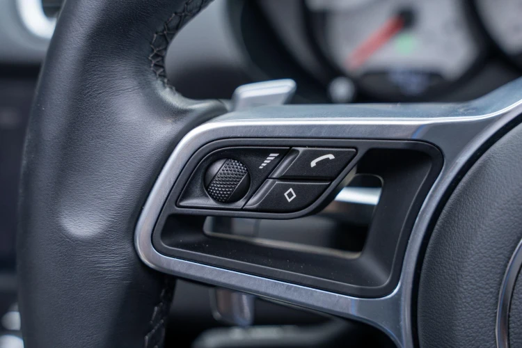 Vehicle Image 33