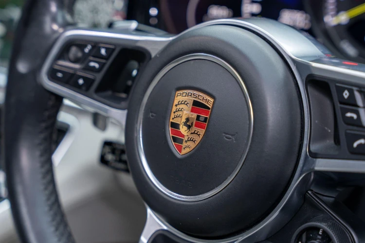 Vehicle Image 30