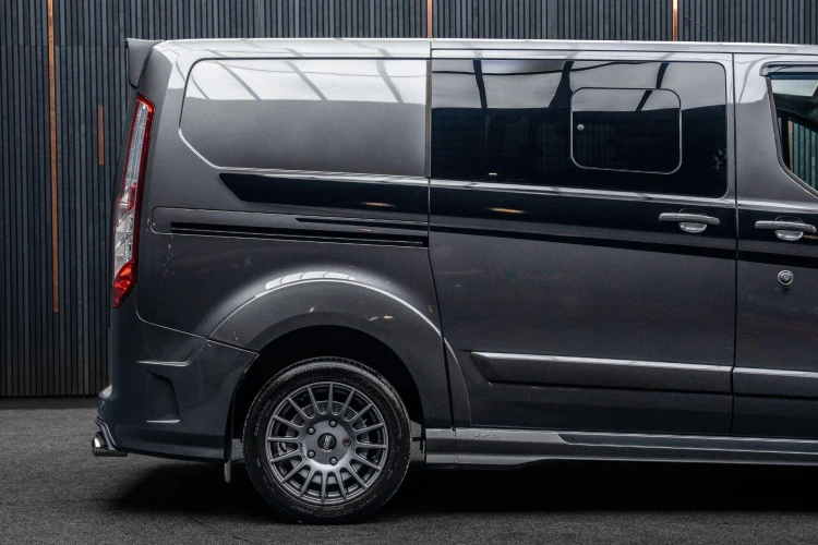 Vehicle Image 12