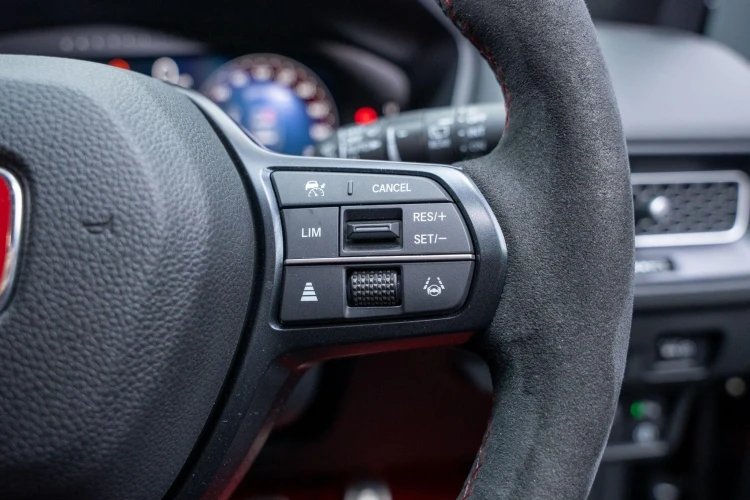 Vehicle Image 30