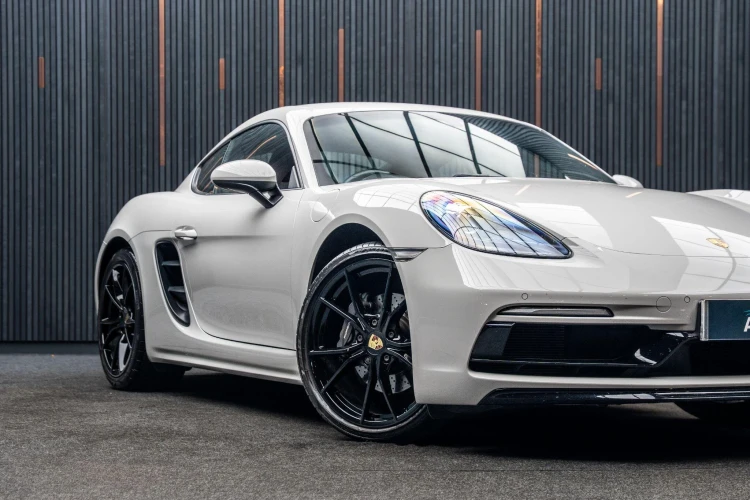 Vehicle Image 7