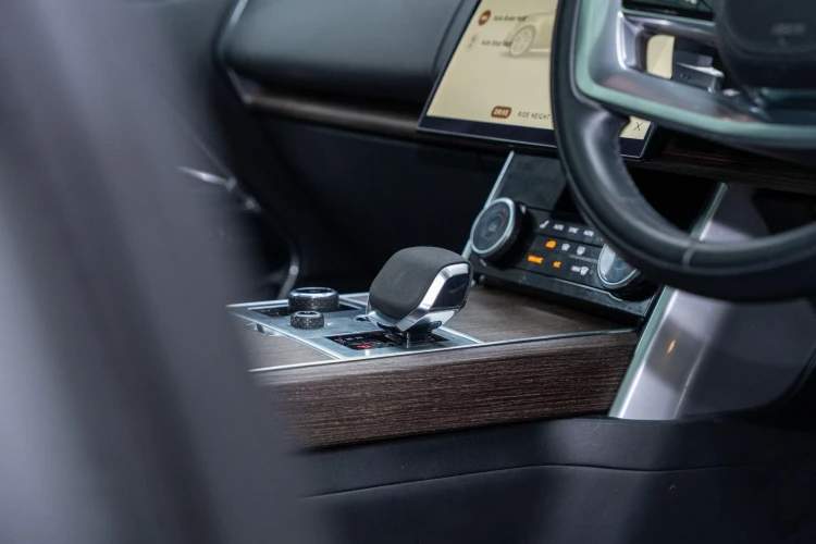 Vehicle Image 30