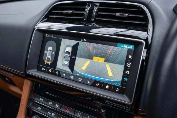 Vehicle Image 8