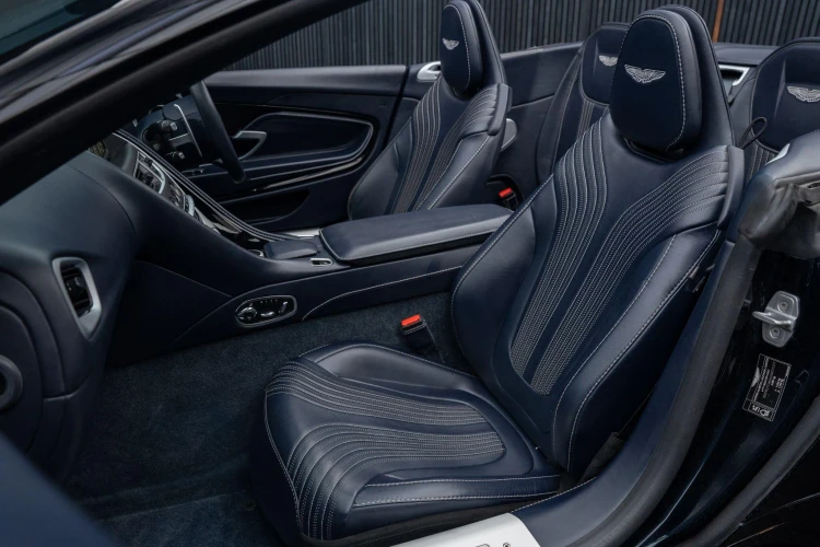Vehicle Image 30