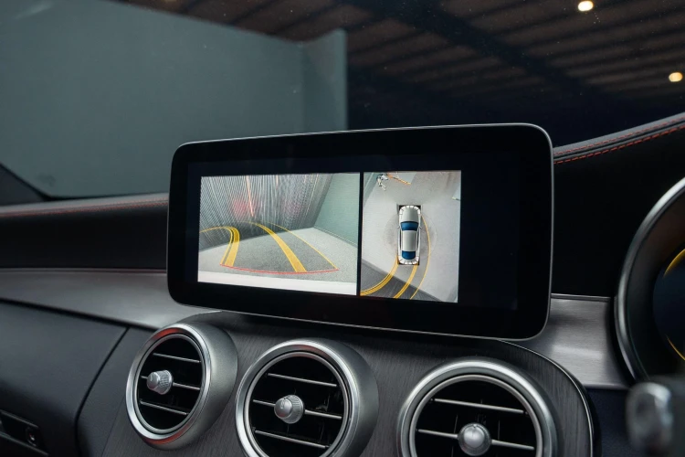 Vehicle Image 8