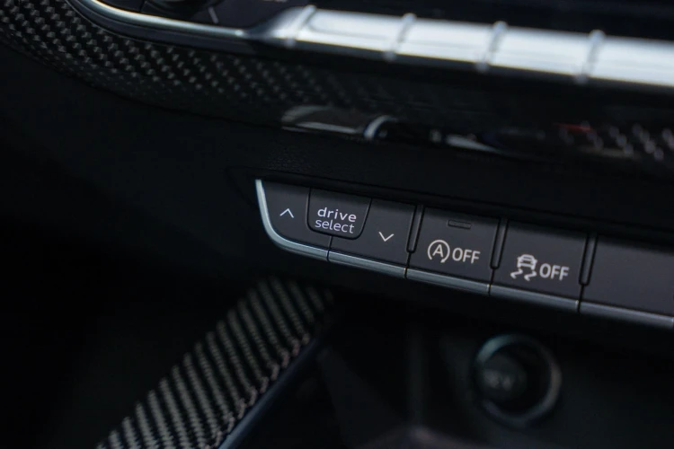 Vehicle Image 37