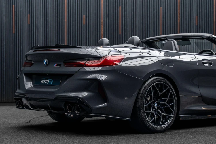 Vehicle Image 23