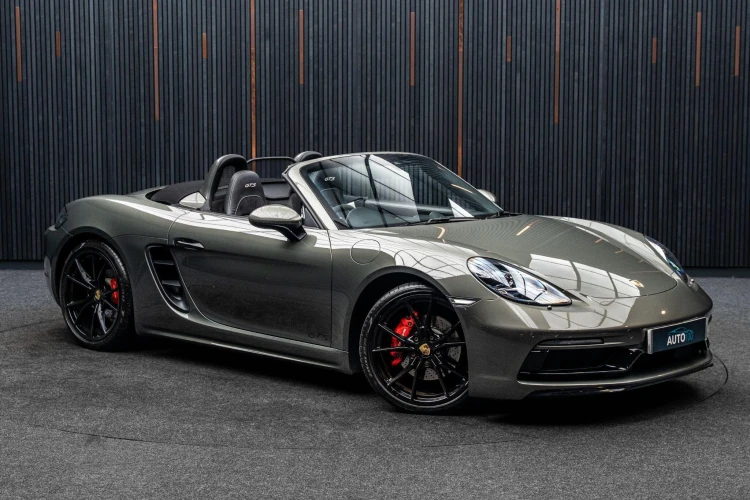 Vehicle Image 8