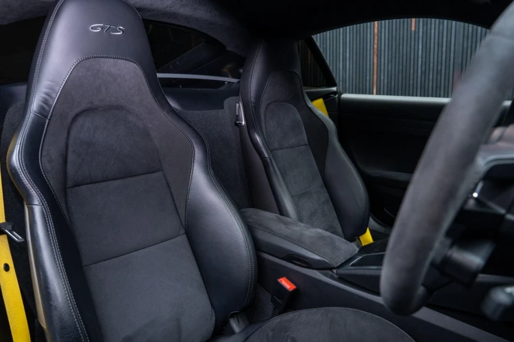 Vehicle Image 12