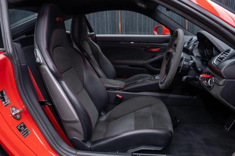 Vehicle Image 12