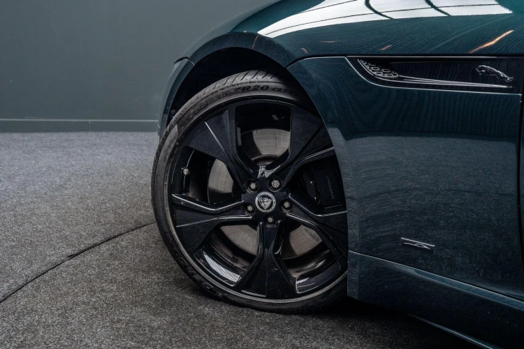 Vehicle Image 13