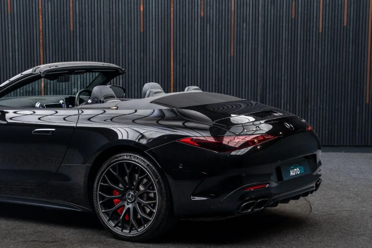 Vehicle Image 21