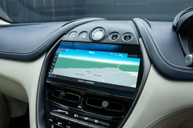 Vehicle Image 8
