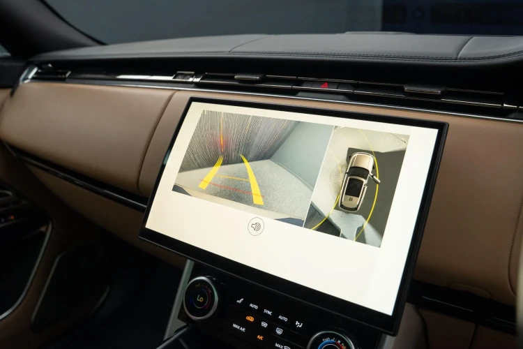 Vehicle Image 8