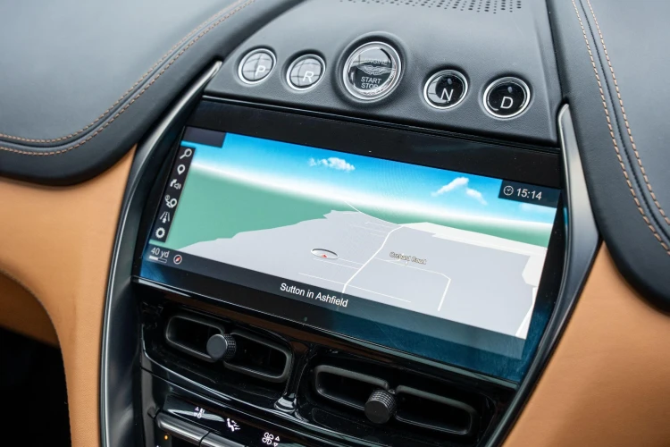 Vehicle Image 8