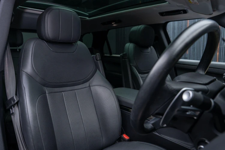 Vehicle Image 12