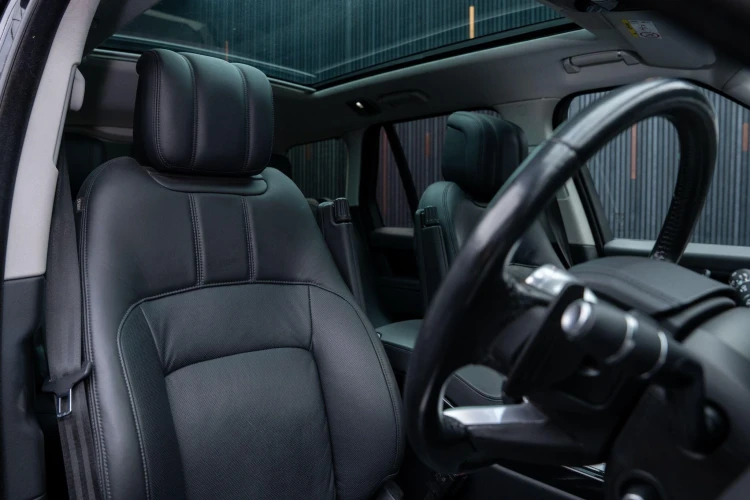 Vehicle Image 12