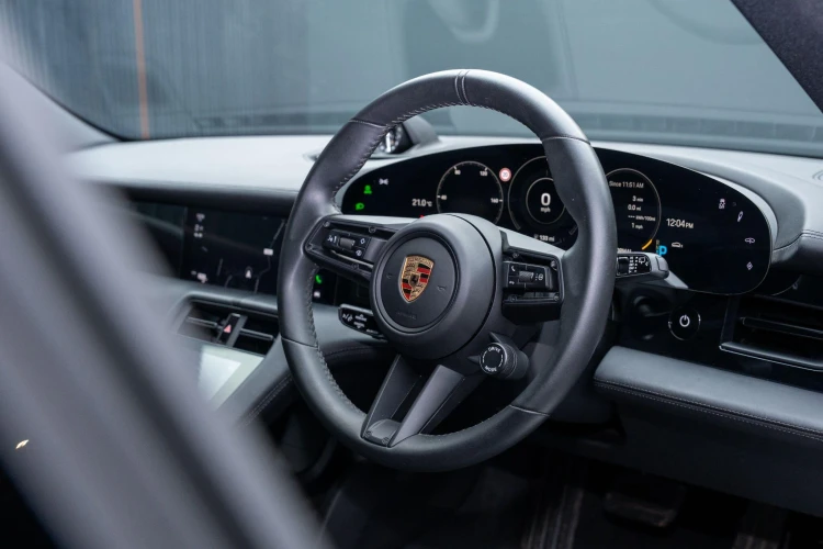 Vehicle Image 36