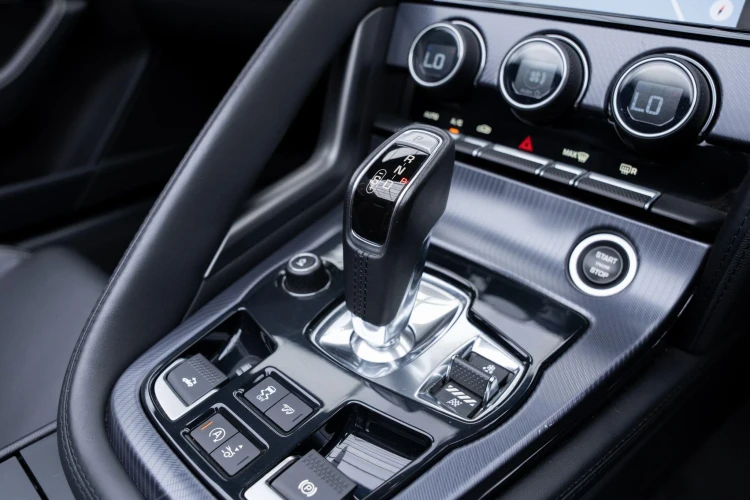 Vehicle Image 32