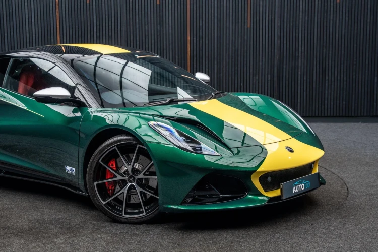 Vehicle Image 9