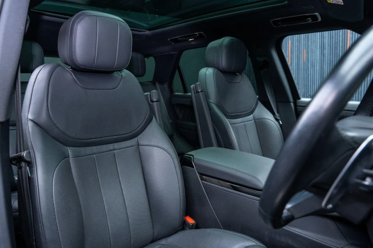 Vehicle Image 12