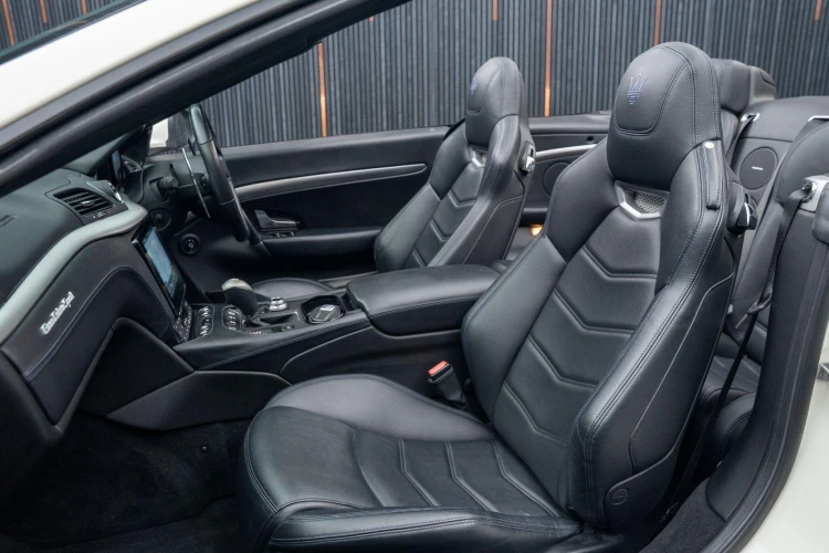 Vehicle Image 33