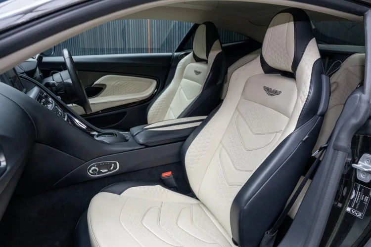 Vehicle Image 37