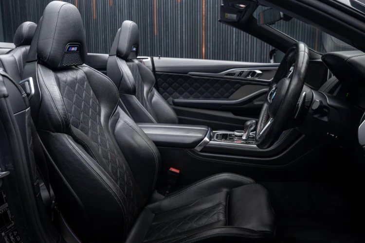 Vehicle Image 12