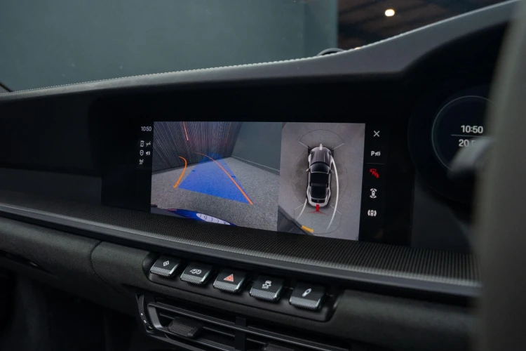 Vehicle Image 10