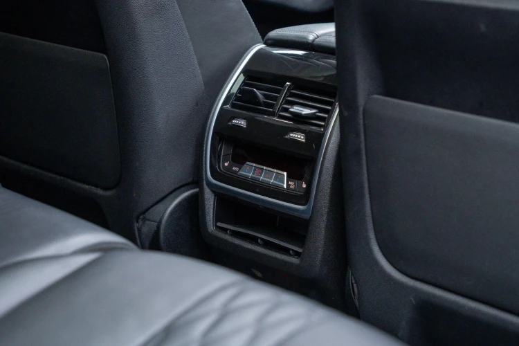 Vehicle Image 45