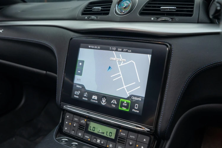Vehicle Image 16
