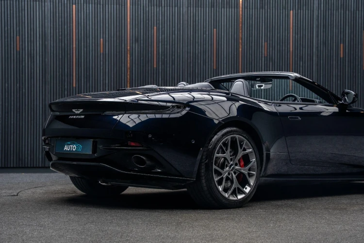 Vehicle Image 23