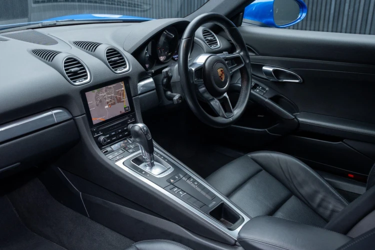 Vehicle Image 33