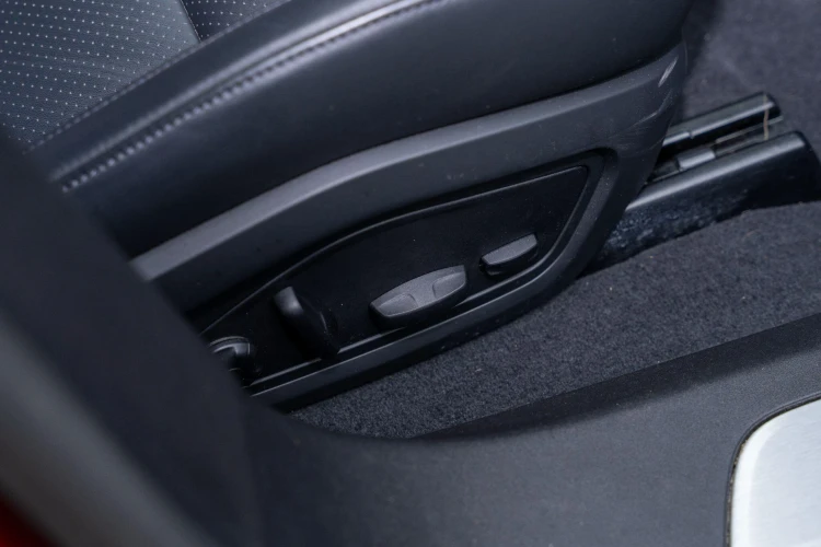 Vehicle Image 35