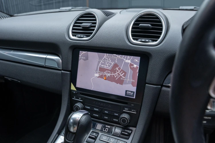 Vehicle Image 8