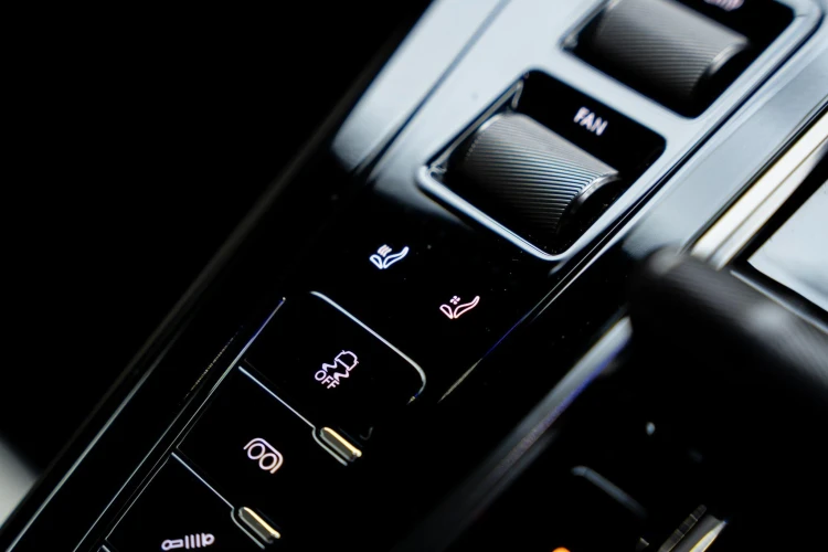 Vehicle Image 24