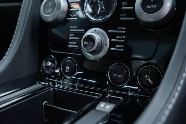 Vehicle Image 30