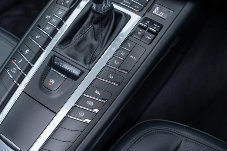 Vehicle Image 30