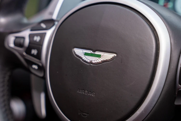 Vehicle Image 32