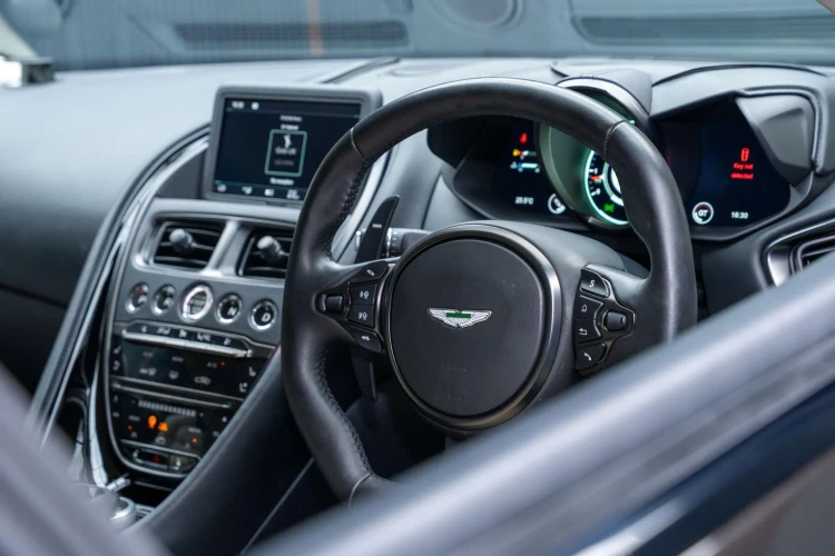 Vehicle Image 38