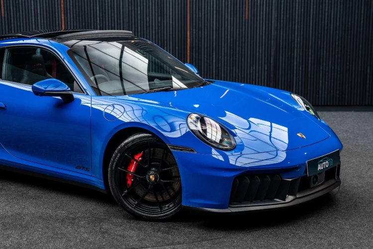 Vehicle Image 9
