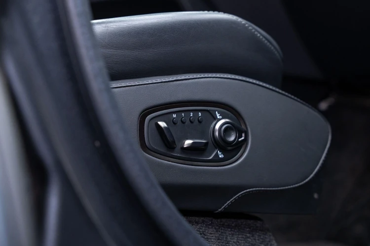 Vehicle Image 36