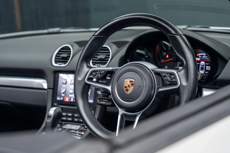 Vehicle Image 35