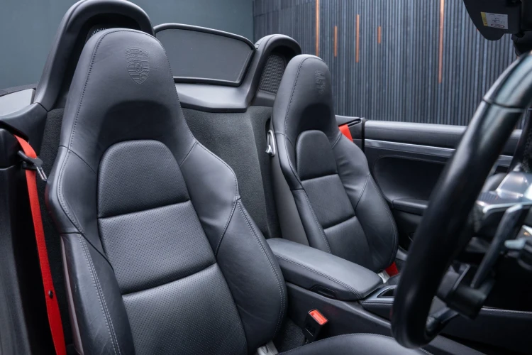 Vehicle Image 12