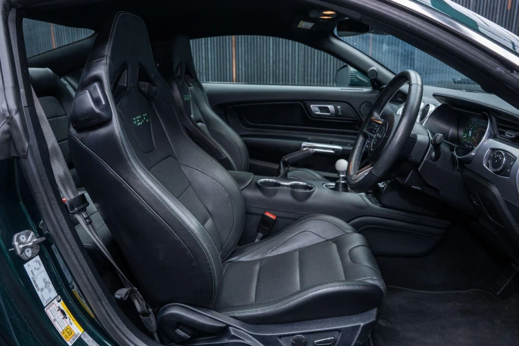 Vehicle Image 12