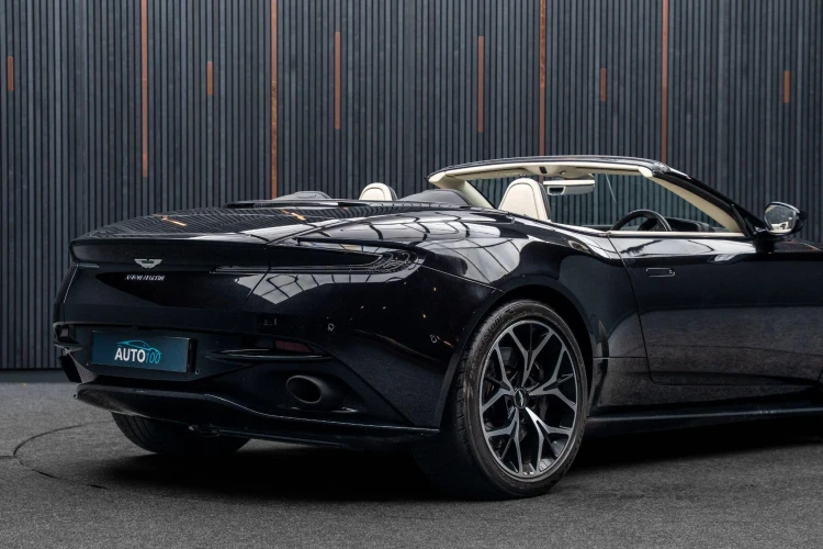 Vehicle Image 23