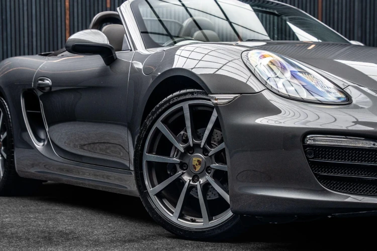 Vehicle Image 9