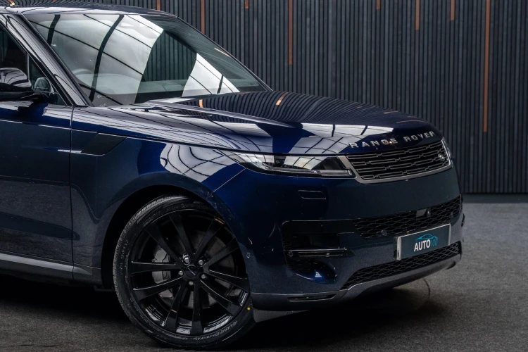 Vehicle Image 9