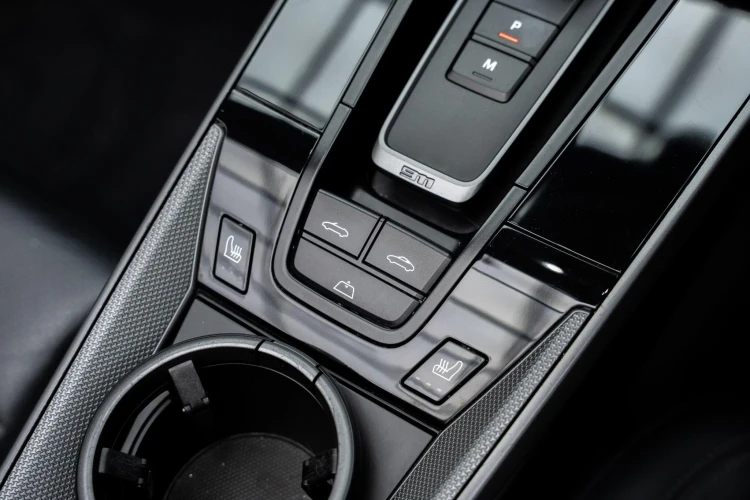 Vehicle Image 30