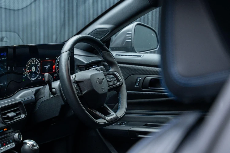 Vehicle Image 35